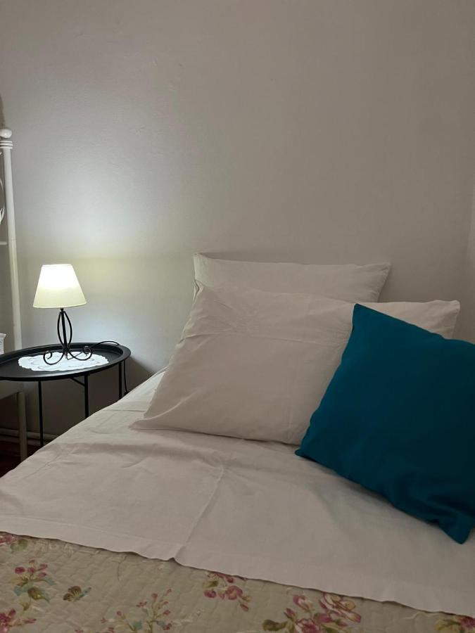 With Swimming Pool Apartman Jelsa (Hvar)